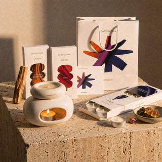 CYCLADES RITUAL · WOODY — Cyclades wax melter με Vintage Bookshop και Oudé snap bars, ρεσώ σόγιας, σακούλα δώρου και κάρτα μηνύματος