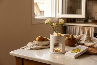 Pear & Freesia snap bar melting in Candelinas Athens melter